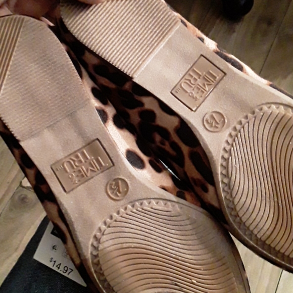 Shoes - Picture 4 of 5